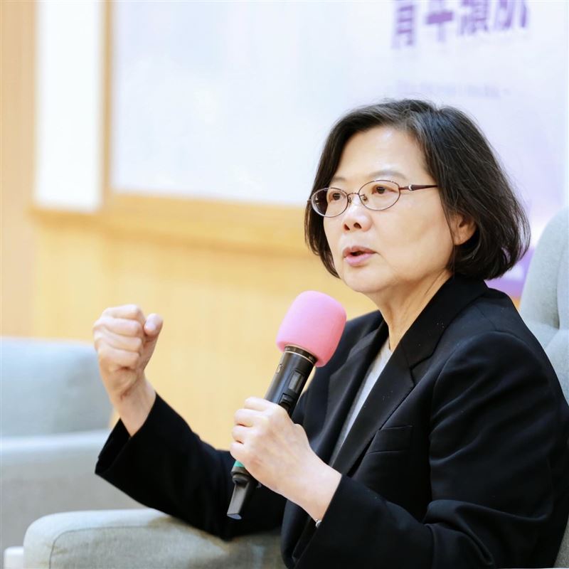 前總統蔡英文退休後活躍於網路上。(圖/翻攝自蔡英文Threads)