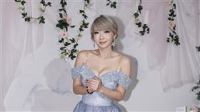 Makiyo擔任主播劉盈盈的伴娘，伴郎是天氣女孩劉玳妍前夫葉澤毅。（圖／記者鄭孟晃攝影）