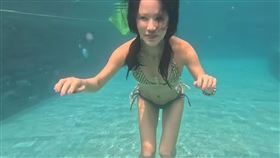 嚴正化讓粉絲驚呼完全看不出年紀。（圖／翻攝自Umaizing 엄정화TV YT頻道）