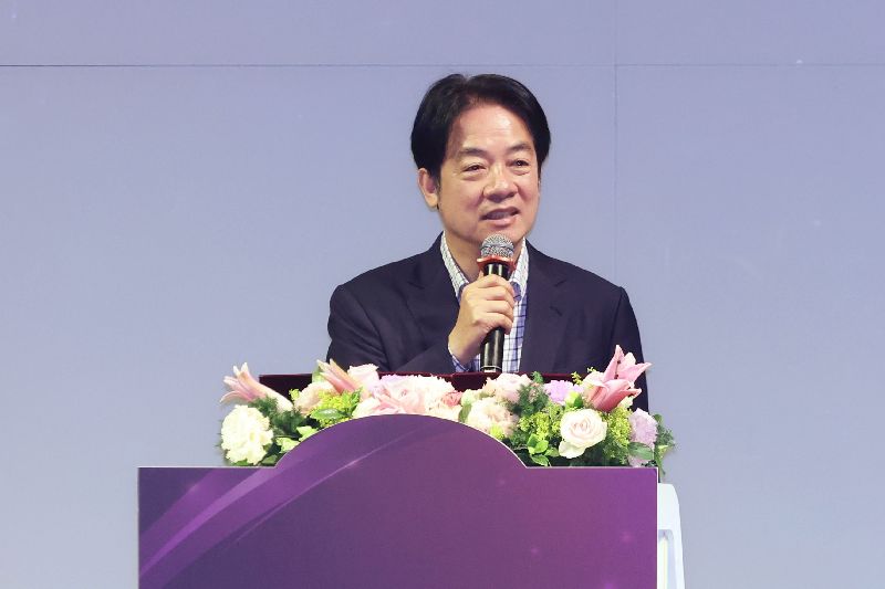 總統賴清德（圖）21日在台中市出席磐石會長交接典禮時說，經濟部已表達核二、核三具重啟運轉條件，台灣電力股份有限公司已在準備重啟程序