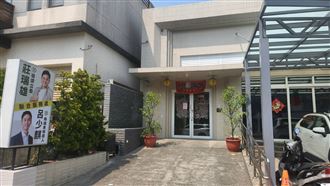 王爺顯靈？東港男強闖莊瑞雄服務處！