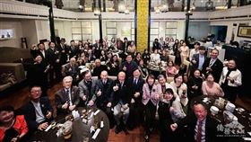 合影（圖／僑委會提供）