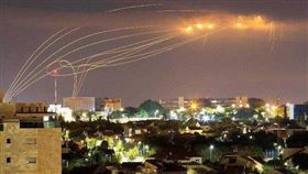 ▲以色列鐵穹擋下多枚飛彈，是以色列重要的空中防禦系統。（圖／翻攝自X平台@IDF帳號）