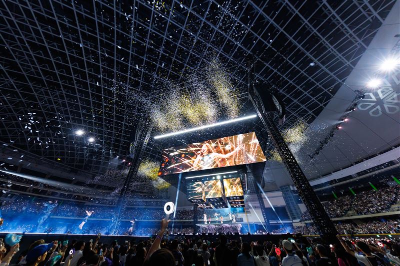 TWICE大巨蛋演唱會,舞台特效超壯觀。(圖/Live Nation Taiwan 提供)