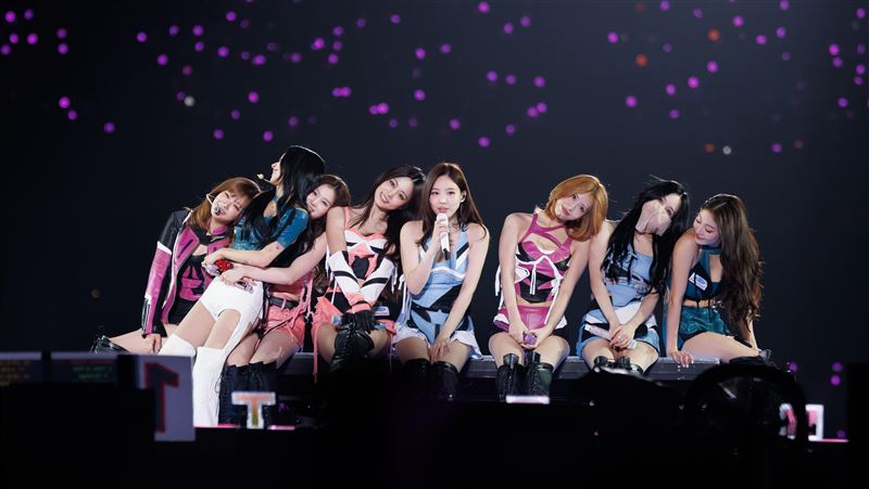 TWICE攻蛋破4紀錄 官方高清6張美照曝光