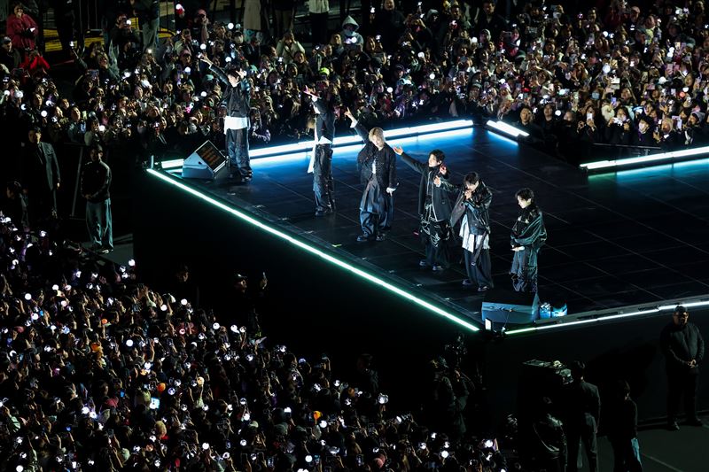 BTS光化門開唱！RM腳傷仍堅持登台　「超敬業演出」畫面曝光逼哭粉絲