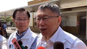 柯文哲：核三重啟應沒問題　需講清楚風險及利益民眾黨創黨主席柯文哲（右）21日到嘉義陪同民眾黨嘉義市長參選人張(啟)楷（左）掃街，受訪時針對核三重啟議題表示，核三重啟應該沒有問題，不過，其他在疏散計畫等方面，需進一步討論，也要向民眾充分講清楚風險及利益。中央社記者黃國芳攝　115年3月21日