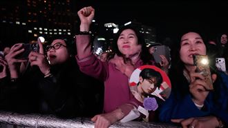 估26萬人潮失蹤？BTS回歸開唱現場實況曝