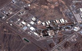 中東戰火瀕失控！伊朗納坦茲核設施遭空襲，IAEA籲美以克制：暫無輻射外洩。（圖／翻攝自X平台 @europa）