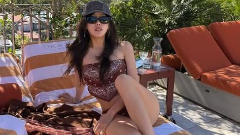 孝敏機場時尚讓網友鼻血噴爆：以為是內衣