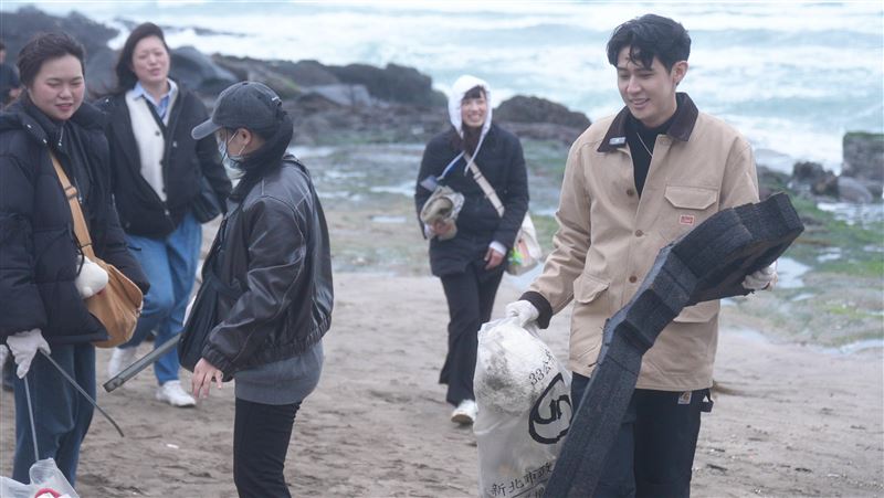 「公益慶生」8年了!李玉璽再揪粉絲淨灘