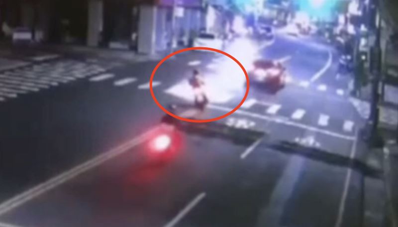 機車「鬼切」碰撞重機!1騎士腦出血送醫