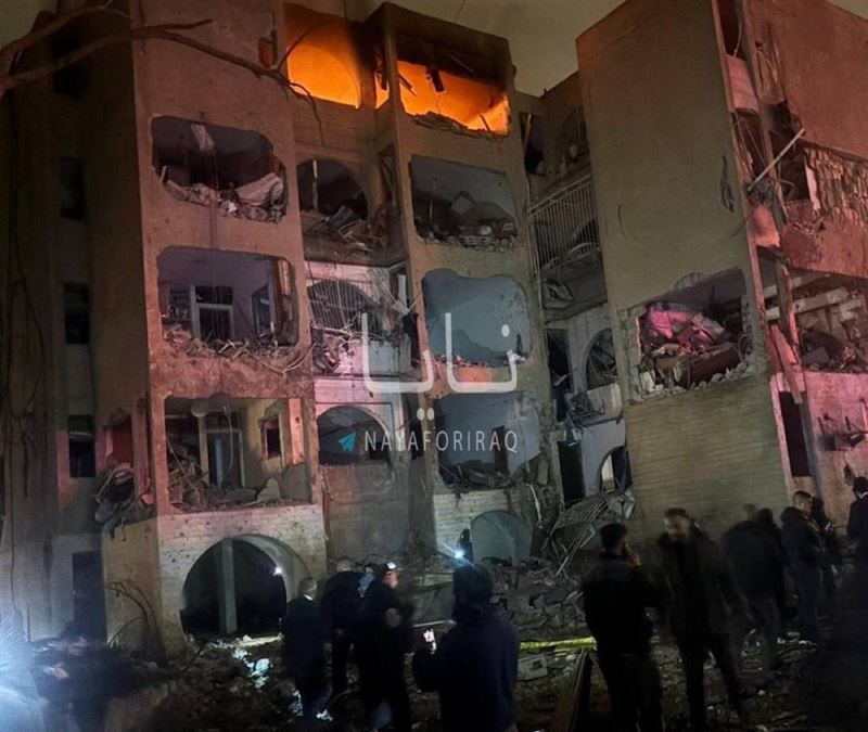 阿拉德建築遇襲失火,整棟大樓成了破碎廢墟。。(圖/翻攝自X平台 @IslanderWORLD)