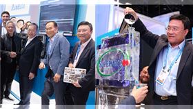 新聞幕後／獨！美超微廖益賢與黃仁勳GTC同框後秒被捕　揭輝達百億痛楚 梁見後 SMCI （圖／翻攝自臉書 @美超微）