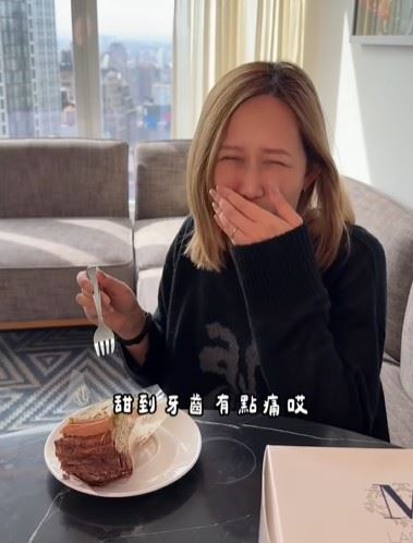 不過在拍攝結束後,瑪菲司也忍不住補充真實感受,直言「我不懂,真的不懂,甜到牙齒有點痛耶」。(圖/翻攝自瑪菲司IG)