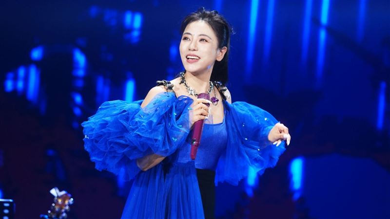 丁噹演唱會太催淚 〈親人〉獻罹癌歌迷