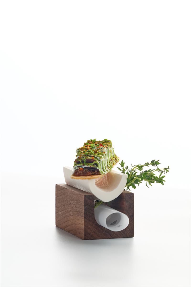 炙烤炭香和牛舌餅。（圖／品牌業者提供）