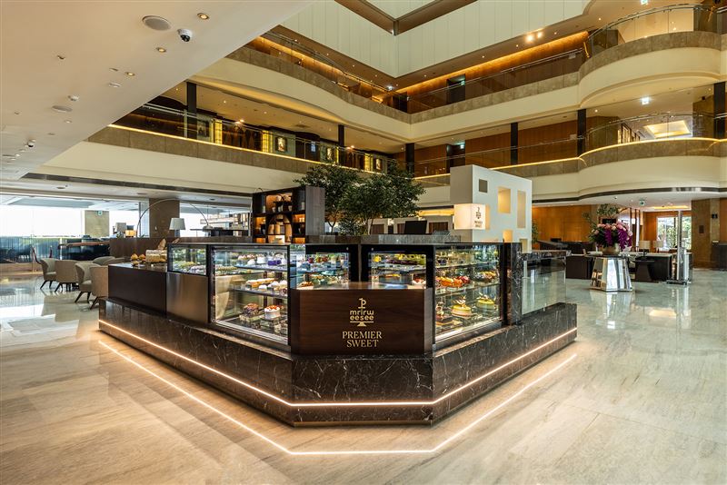 入住「甜享升等」春季住房專案旅客還可獲得飯店一樓大廳「品頌坊」300元抵用券，可用於選購各式手作麵包與精緻蛋糕。（圖／飯店旅宿業者提供）