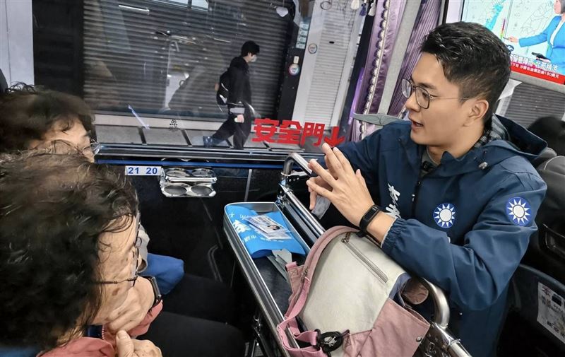 李孝亮近日再傳具雙重黨籍逃避兵役，恐違反參選規定。（圖／翻攝自李孝亮臉書）