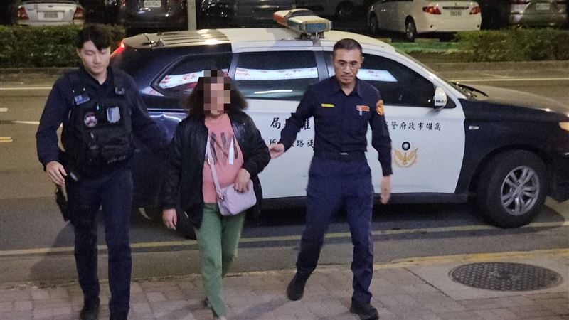 保險糾紛氣炸!三寶團半夜蛋洗大樓