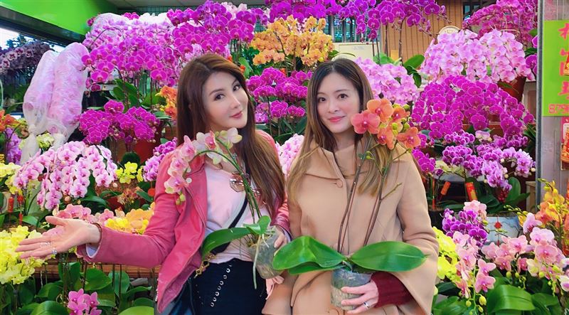 劉真(右)逝世前,曾和楊麗菁(左)約定要慶祝認識20週年。(圖/翻攝自楊麗菁臉書)