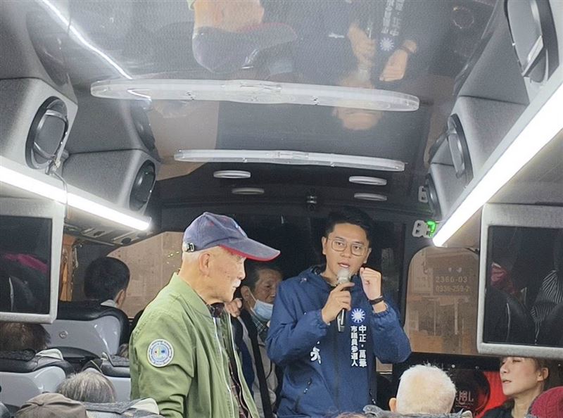 國民黨市議員擬參選人李孝亮近日被爆出雙重國籍、閃兵爭議。（圖／李孝亮臉書）