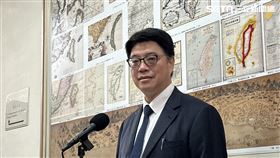 邱垂正受訪談李貞秀資格爭議。（圖／記者詹宜庭攝影）