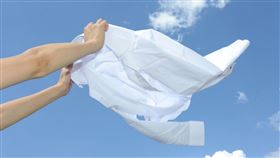 白襯衫領口變黃沒救？靠家中2物潔淨如新