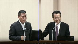 藍委喊機密報告「給我一份」　顧立雄苦笑