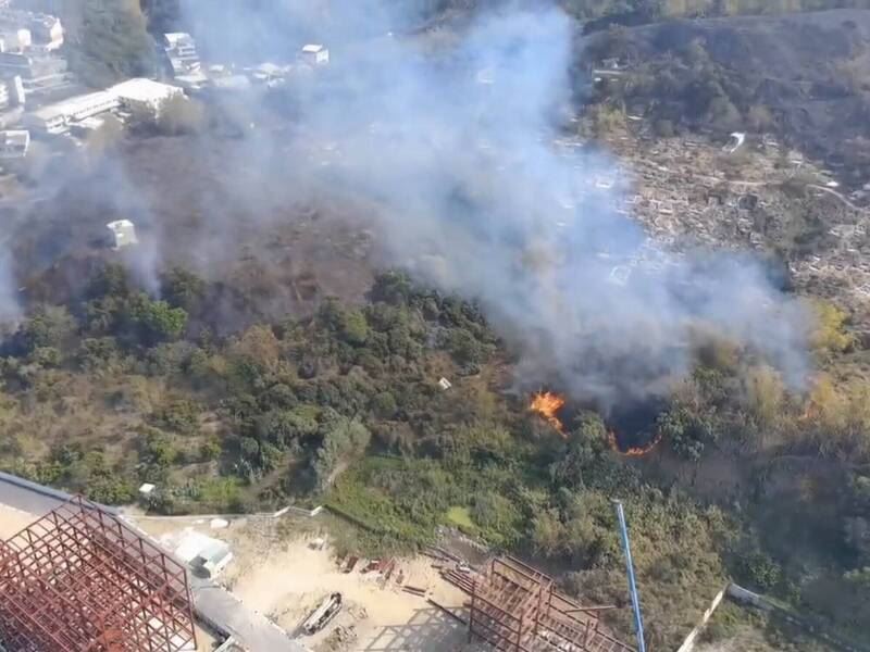 清明掃墓惡火頻傳，彰化公墓多日發生火警。（圖／翻攝畫面）