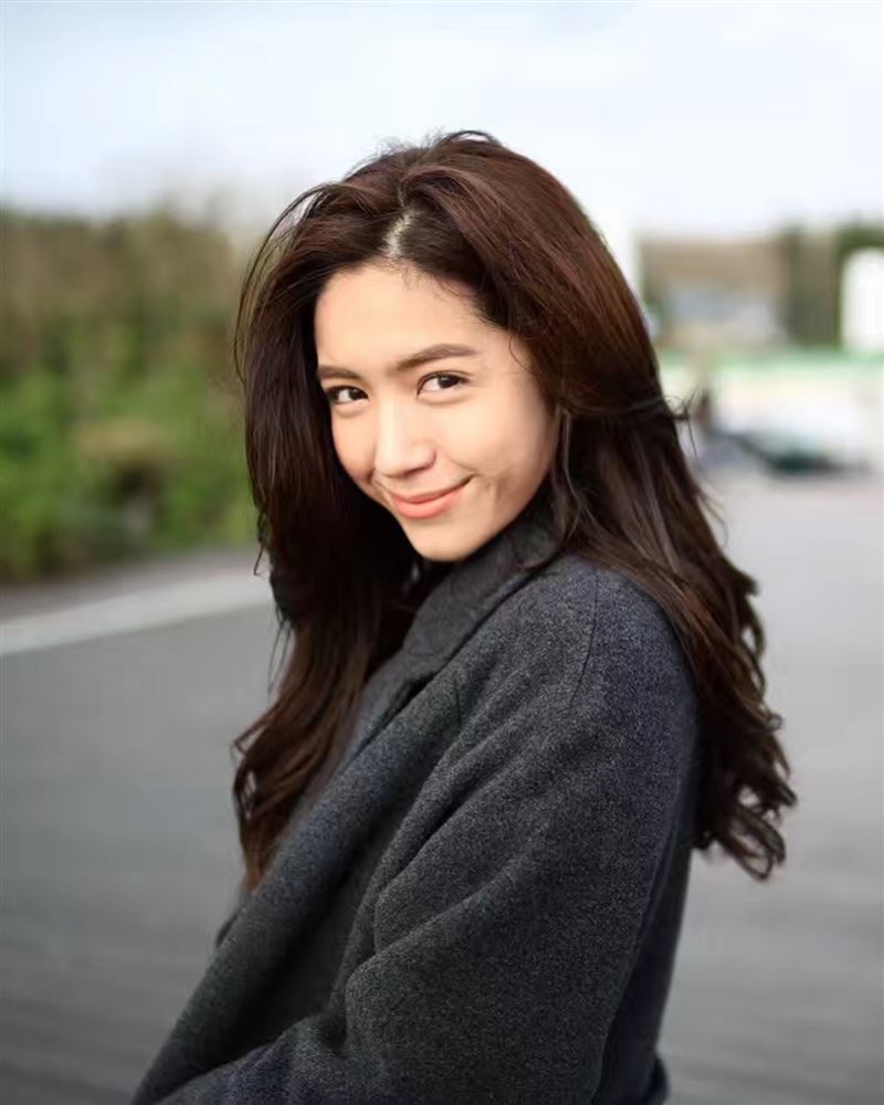 女星夏若妍有「小鍾楚紅」之稱,近年來往大銀幕發展。(圖/翻攝自IG @marlenita0108)