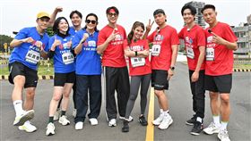 《全城地圖：最強明星隊》首集來賓左起紀言愷、廖苡喬、惟毅、錢薇娟、江宏傑、琳妲、八弟、Max、彭小刀。（圖／台視提供）