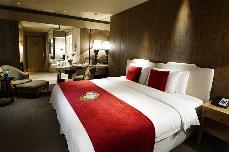 尊榮VIP雙人套票搭配五星級「台北君品酒店」,可享17樓「翰林軒VIP Lounge」尊榮體驗。(圖/易遊網提供)