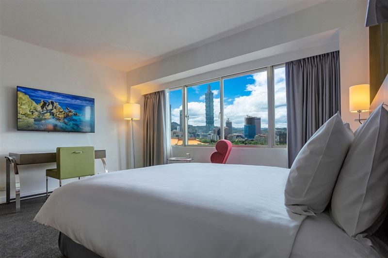 暖心饗宴雙人套票安排入住「國聯大飯店」,步行即達臺北大巨蛋,再加贈餐點二選一。(圖/易遊網提供)