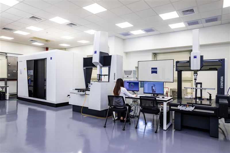 今年第一季蔡司台中品質卓越中心正式啟用,鎖定AI伺服器與精密製造需求。(圖/蔡司提供)