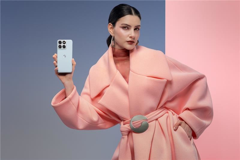 motorola edge 70 fusion 共推出三款PANTONE認證色款,建議售價$14,990