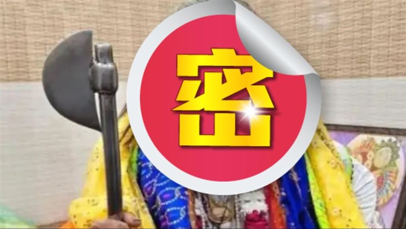 拿斧頭的男子身亡 下秒大量暴民封鎖公路