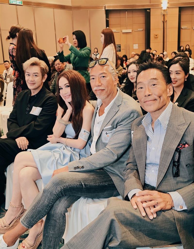 近期，溫碧霞與多位曾合作的男演員同台出席活動，包括張耀揚、陳浩民、尹揚明及鄭浩南。（圖／翻攝自溫碧霞小紅書）