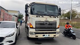 聯結車,車道,河堤路,車禍,過失,高雄大寮區,死亡（圖／翻攝畫面）