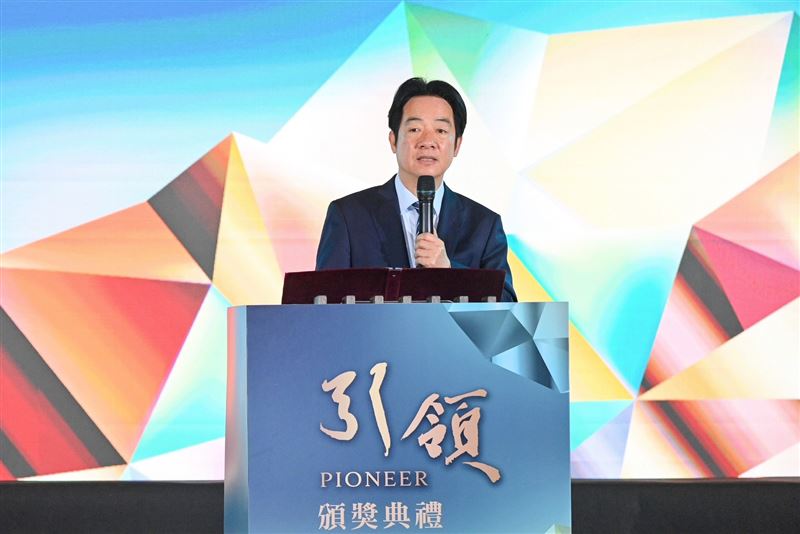 賴清德總統今(23)日下午出席「第29屆國家講座主持人、第8屆國家產學大師獎暨第69屆學術獎頒奬典禮」。(圖/行政院提供)