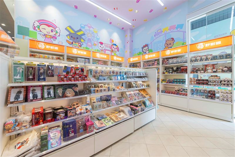 全台限定11家門市的「IP專區」販售限定野獸國、TOP TOY兩大品牌為主逾千種品項,可買到「盒玩」、「公仔肖像」、「動漫」三大品類為主限定商品。(圖/品牌業者提供)