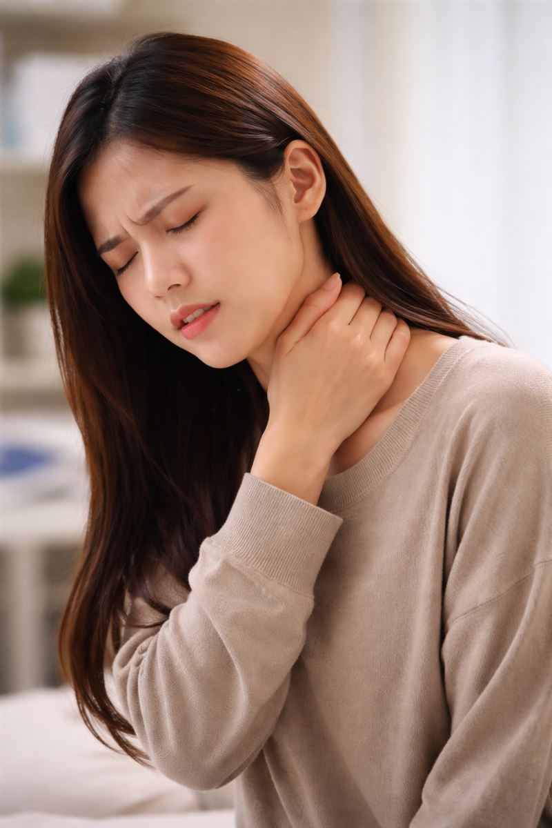 女子脖子痛確診胃癌。(圖/AI生成)