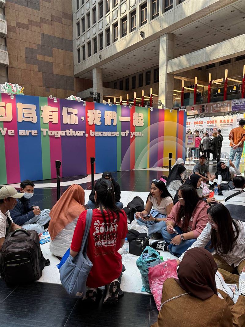 東聯互動(7738)鎖定印尼移工族群,在「開齋節(Eid al-Fitr)」期間深入社群推動金融服務與防詐教育,強化其金融安全。(圖/東聯互動提供)