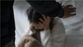 桃園一名男子花錢買春，因嫌棄女方長相不好要求退款被拒，竟強行暴力搶錢。（示意圖，xframe）