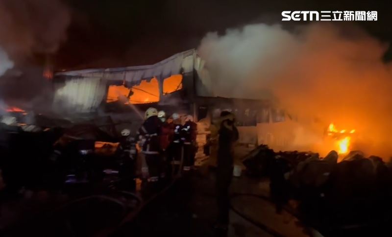 新/台南回收廠「全面燃燒」員工生死未卜