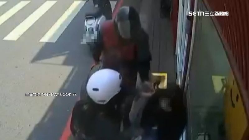 獨／買餅乾突昏厥　店員暖心供熱食助復原