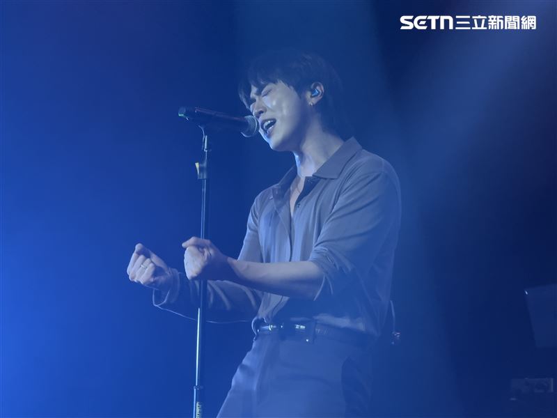 JUNNY又唱又跳，相當賣力。（圖／讀者提供）