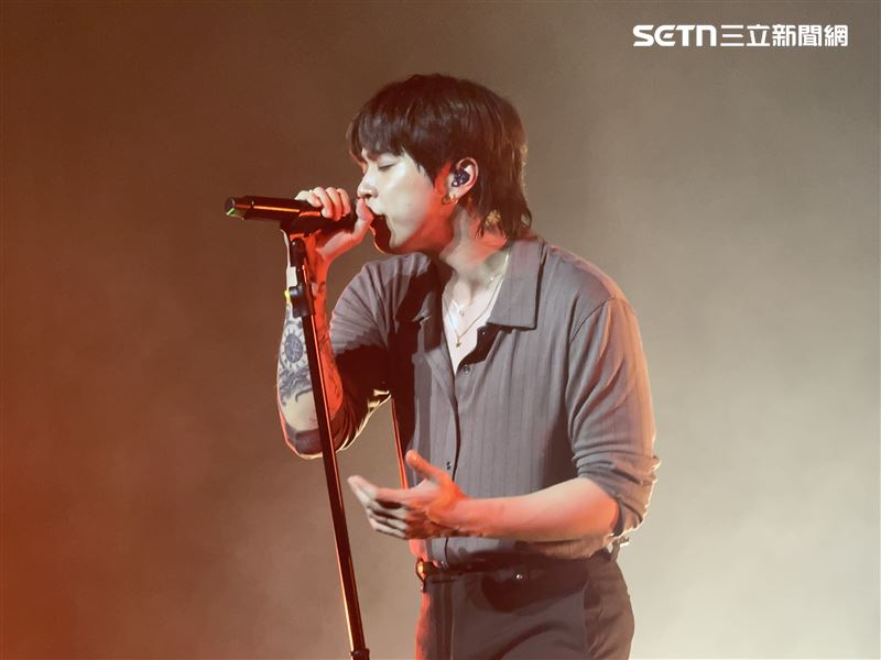 JUNNY來台開演唱會，近距離和粉絲互動。（圖／讀者提供）