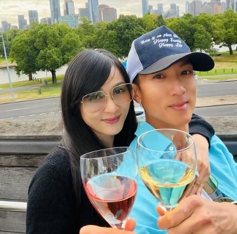 吳尊與初戀林麗瑩於2004年結婚,育有女兒NeiNei與兒子Max。(圖/翻攝自吳尊IG)