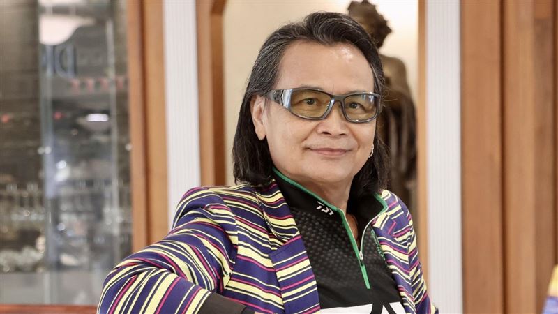 沈文程分享過往人生故事。（圖／記者鄭孟晃攝影）